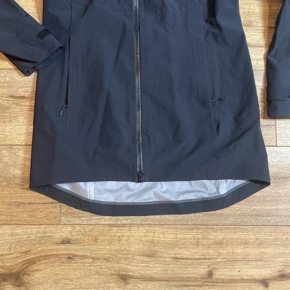 Drydecta long long sleeve rain coat by Duluth trading Co - Picture 5 of 10